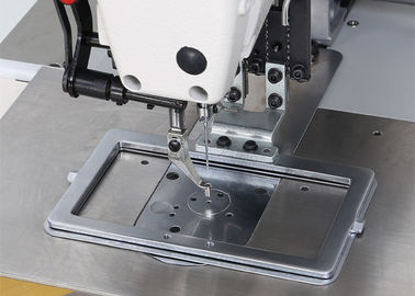 Mechaniczna 130 * 60mm sterowana komputerowo maszyna do szycia dla przemysłu igłowego dostawca