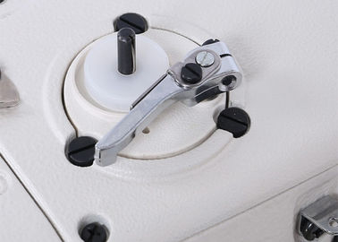 Mechaniczna 130 * 60mm sterowana komputerowo maszyna do szycia dla przemysłu igłowego dostawca